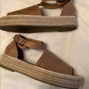Platform sandals